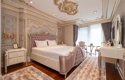 TUZLA MERCAN'DA DENİZ VE GÖL MANZARALI ÖZEL MİMARİLİ VİLLA