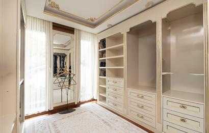 TUZLA MERCAN'DA DENİZ VE GÖL MANZARALI ÖZEL MİMARİLİ VİLLA