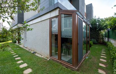 TUZLA MERCAN'DA DENİZ VE GÖL MANZARALI ÖZEL MİMARİLİ VİLLA