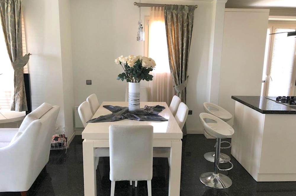 Asarlık'ta Deniz Manzaralı, 4.5+1 Üst Kat Denize Sıfır Daire 