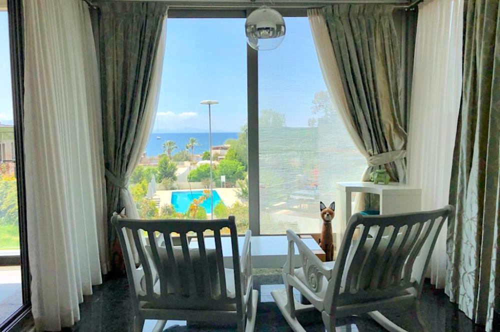 Asarlık'ta Deniz Manzaralı, 4.5+1 Üst Kat Denize Sıfır Daire 