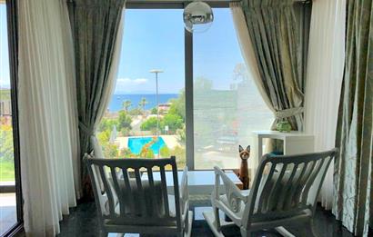 Asarlık'ta Deniz Manzaralı, 4.5+1 Üst Kat Denize Sıfır Daire 