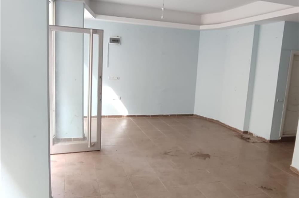 C21Cius; Cumartesi Pazarı Civarı Kiralık Dükkan