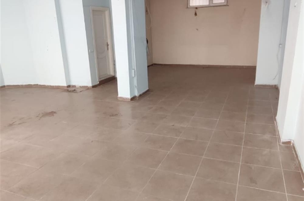 C21Cius; Cumartesi Pazarı Civarı Kiralık Dükkan
