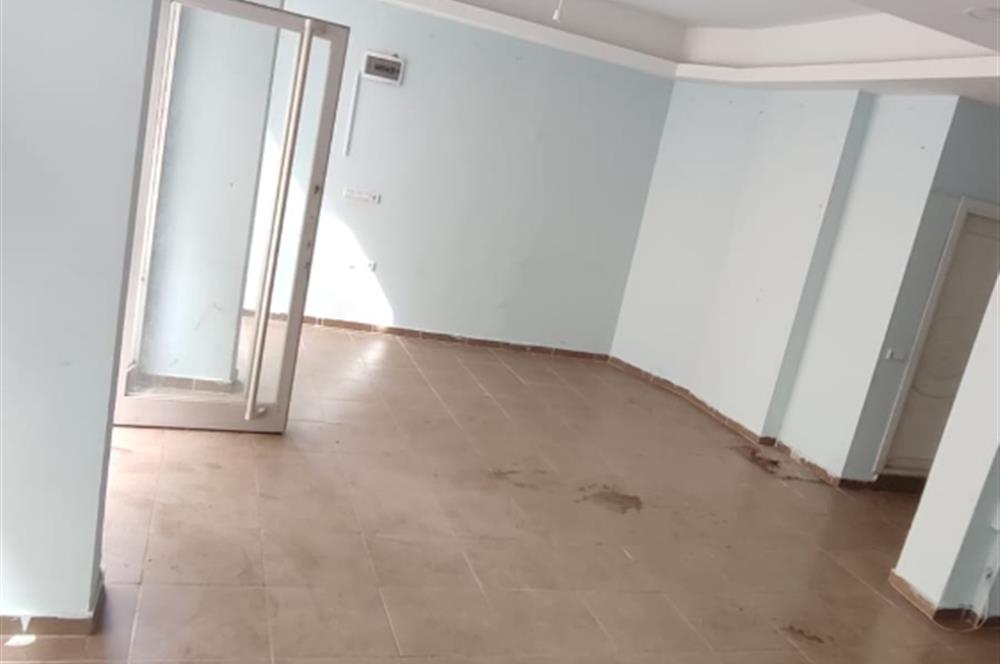 C21Cius; Cumartesi Pazarı Civarı Kiralık Dükkan