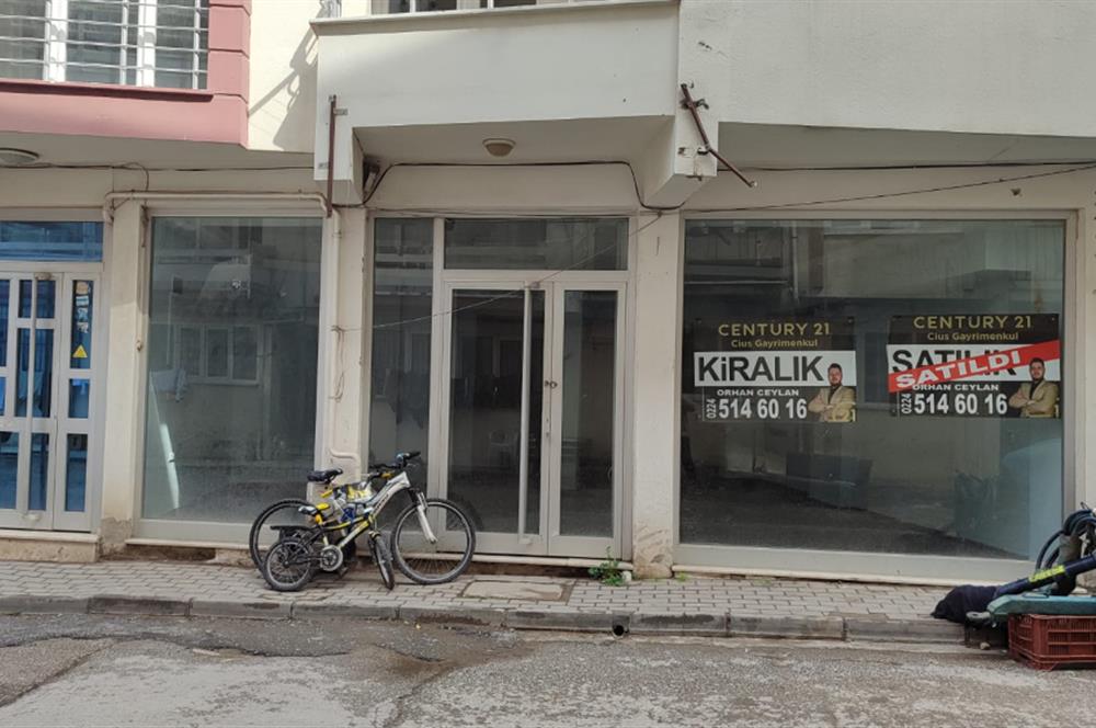 C21Cius; Cumartesi Pazarı Civarı Kiralık Dükkan