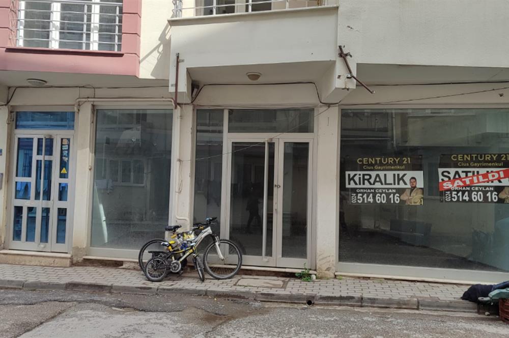 C21Cius; Cumartesi Pazarı Civarı Kiralık Dükkan