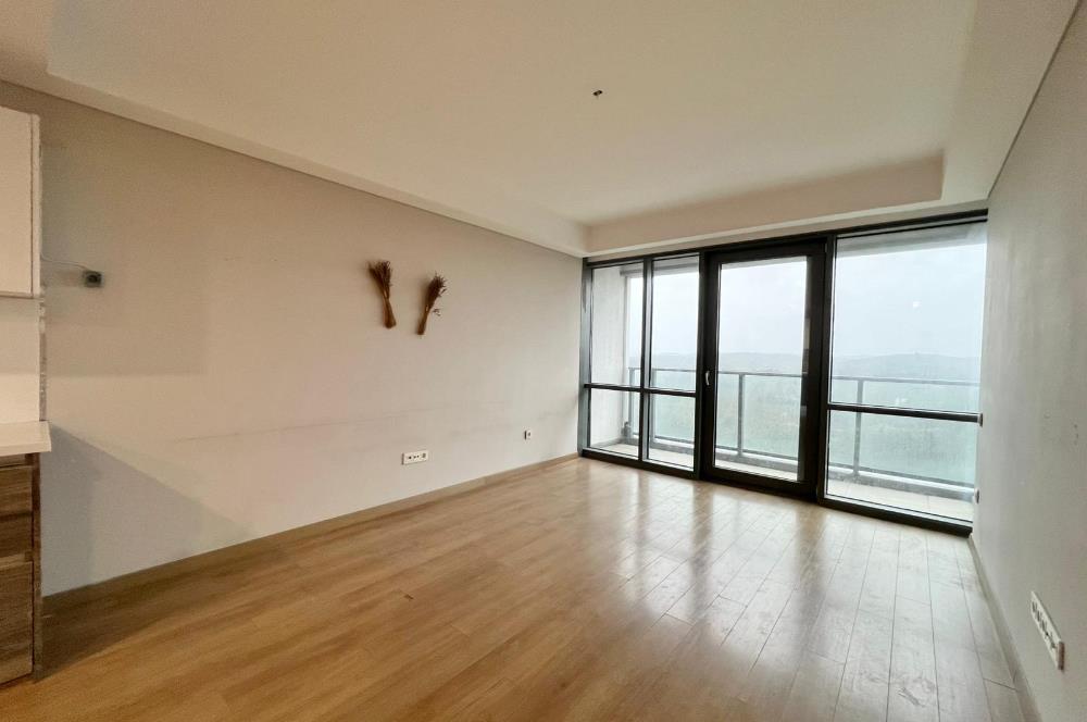 5.levent torunlarda satılık boş 1+1 yüksek kat 