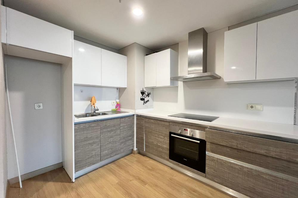 5.levent torunlarda satılık boş 1+1 yüksek kat 