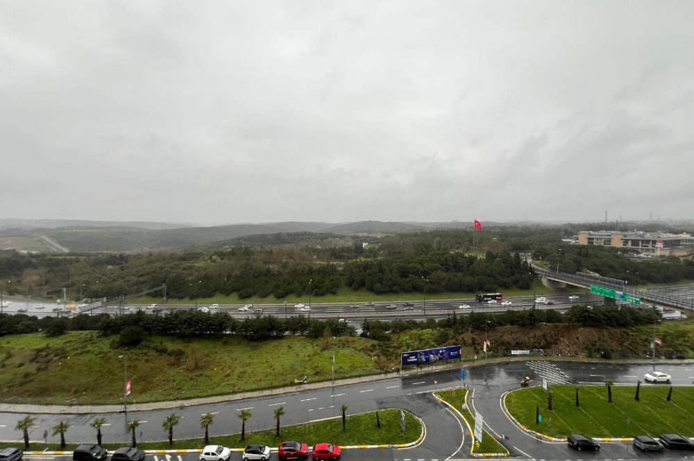 5.levent torunlarda satılık boş 1+1 yüksek kat 