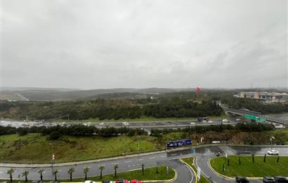 5.levent torunlarda satılık boş 1+1 yüksek kat 