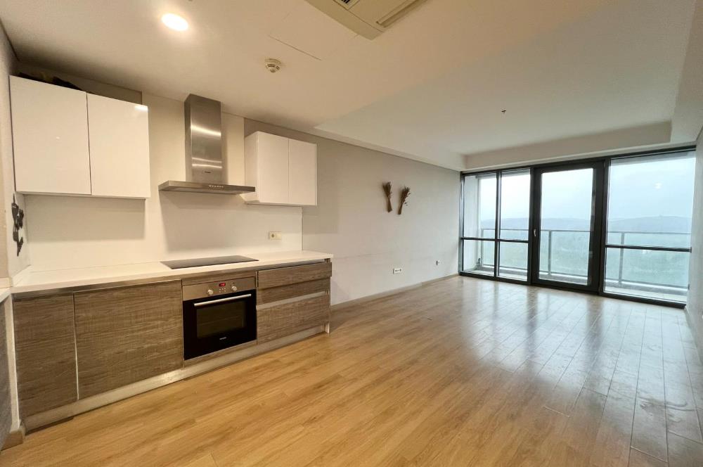 5.levent torunlarda satılık boş 1+1 yüksek kat 