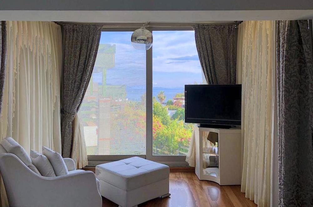 Asarlık'ta Deniz Manzaralı, 4.5+1 Üst Kat Denize Sıfır Daire 