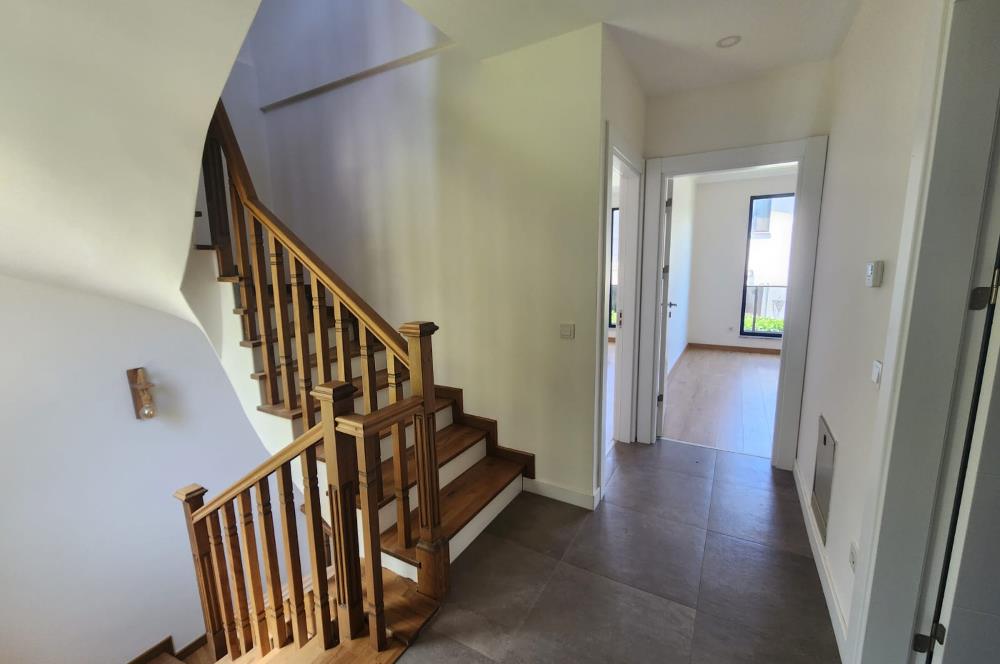 Lotus Bağ Sitesi'nde 4+1 Kiralık Villa