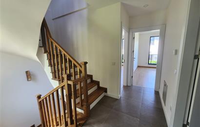 Lotus Bağ Sitesi'nde 4+1 Kiralık Villa