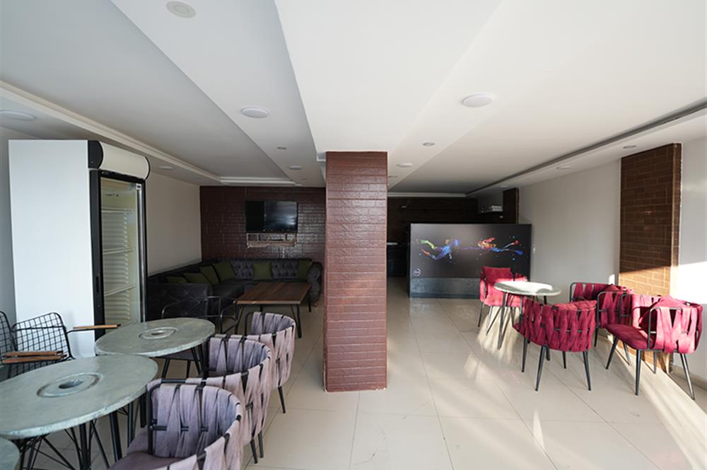 C21 Cius; Sahile Cephe Satılık Dükkan