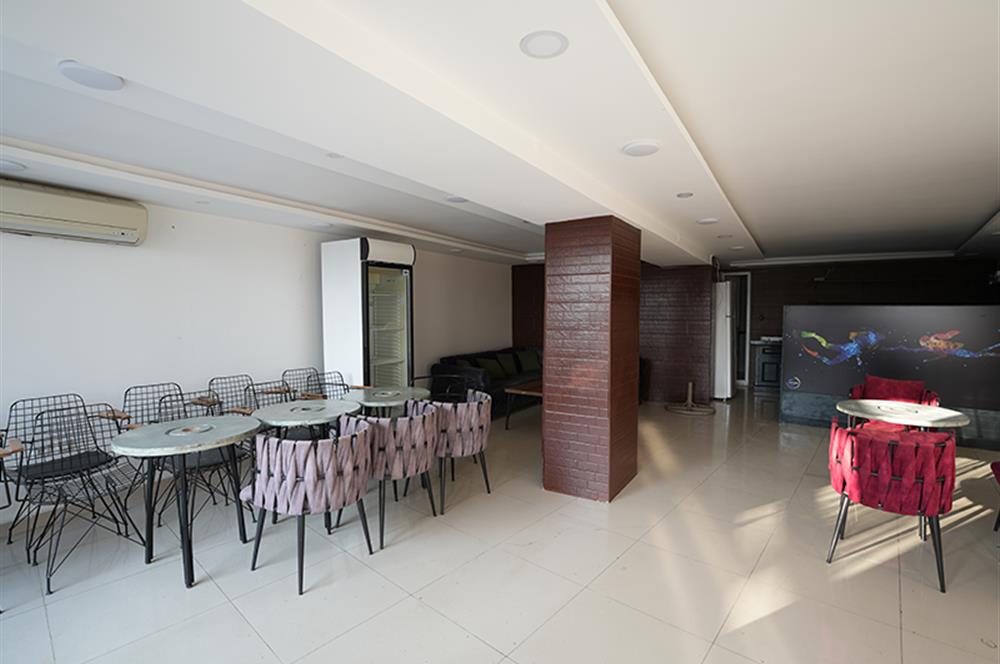 C21 Cius; Sahile Cephe Satılık Dükkan