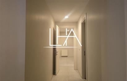 C21'DEN GÖKMAHAL SİTESİ'NDE ÇOK GENİŞ ARA KAT SATILIK DAİRE