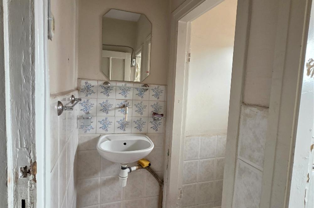 21 Cius; Satılık 1+1 Daire: Klima, Soba, Çelik Kapı, 60m² Net