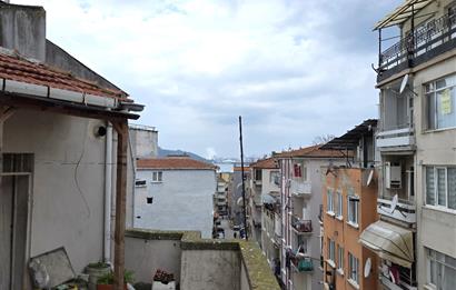 21 Cius; Satılık 1+1 Daire: Klima, Soba, Çelik Kapı, 60m² Net