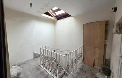 21 Cius; Satılık 1+1 Daire: Klima, Soba, Çelik Kapı, 60m² Net