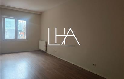 C21'DEN GÖKMAHAL SİTESİ'NDE ÇOK GENİŞ ARA KAT SATILIK DAİRE