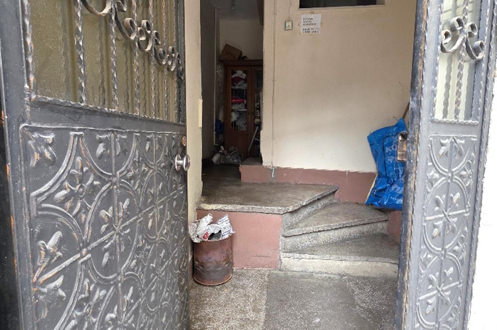 21 Cius; Satılık 1+1 Daire: Klima, Soba, Çelik Kapı, 60m² Net