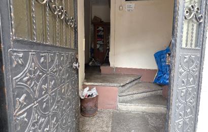 21 Cius; Satılık 1+1 Daire: Klima, Soba, Çelik Kapı, 60m² Net