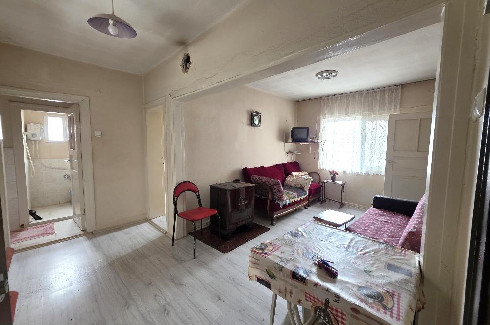 21 Cius; Satılık 1+1 Daire: Klima, Soba, Çelik Kapı, 60m² Net