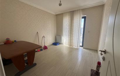 BAHÇELİEVLER’DE KİRALIK 4+1 DAİRE 