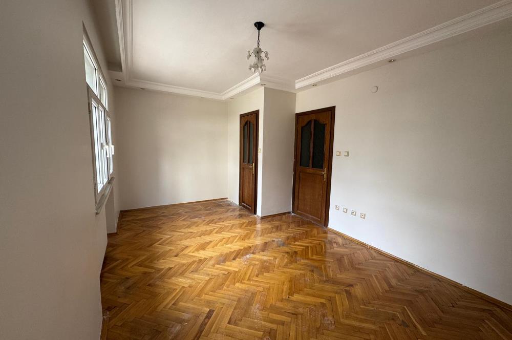 Zuhuratbaba'da Hastane Cepheli 3+1 Kapalı Otoparklı Satılık