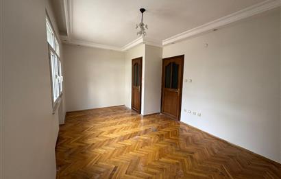 Zuhuratbaba'da Hastane Cepheli 3+1 Kapalı Otoparklı Satılık