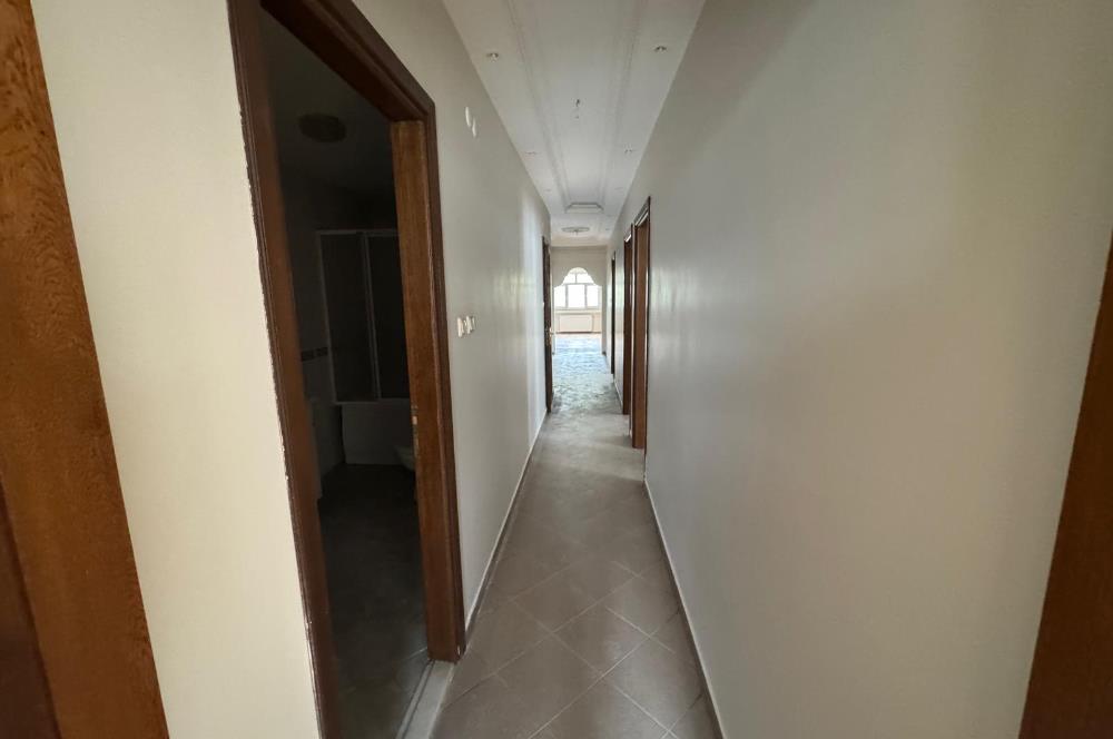 Zuhuratbaba'da Hastane Cepheli 3+1 Kapalı Otoparklı Satılık