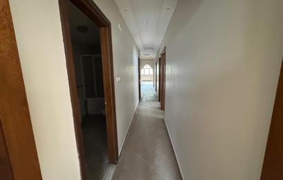 Zuhuratbaba'da Hastane Cepheli 3+1 Kapalı Otoparklı Satılık