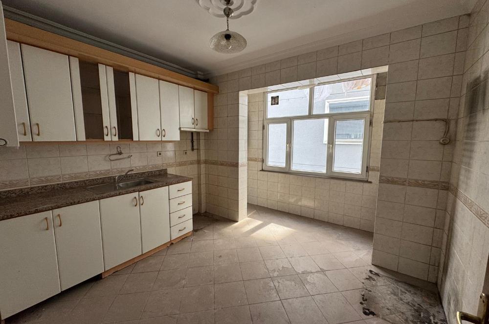 Zuhuratbaba'da Hastane Cepheli 3+1 Kapalı Otoparklı Satılık