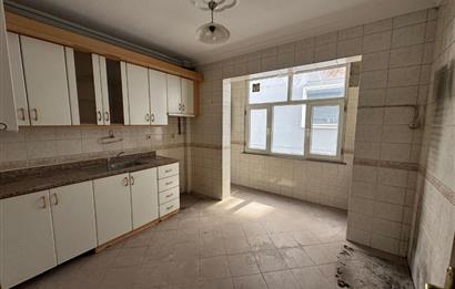 Zuhuratbaba'da Hastane Cepheli 3+1 Kapalı Otoparklı Satılık