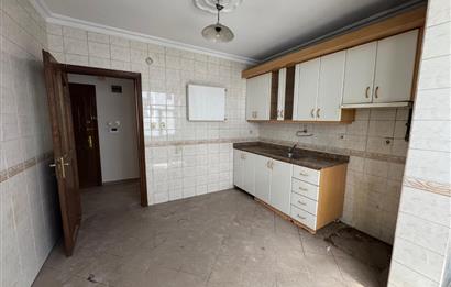 Zuhuratbaba'da Hastane Cepheli 3+1 Kapalı Otoparklı Satılık