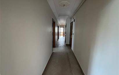 Zuhuratbaba'da Hastane Cepheli 3+1 Kapalı Otoparklı Satılık