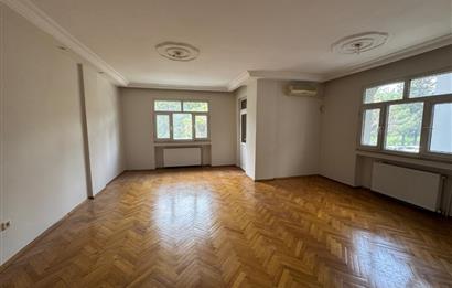 Zuhuratbaba'da Hastane Cepheli 3+1 Kapalı Otoparklı Satılık