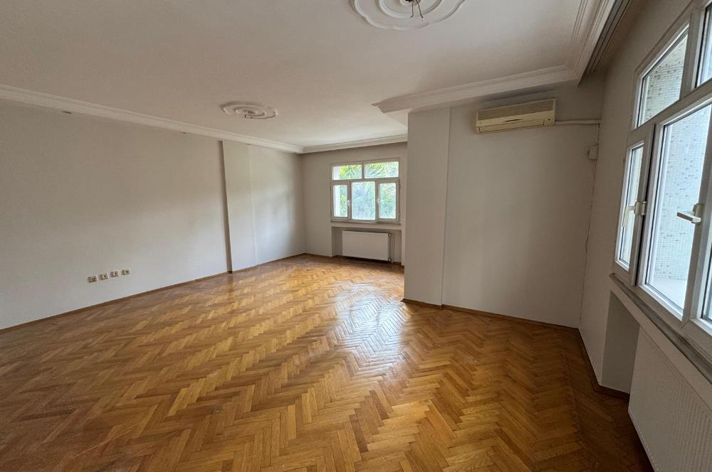 Zuhuratbaba'da Hastane Cepheli 3+1 Kapalı Otoparklı Satılık