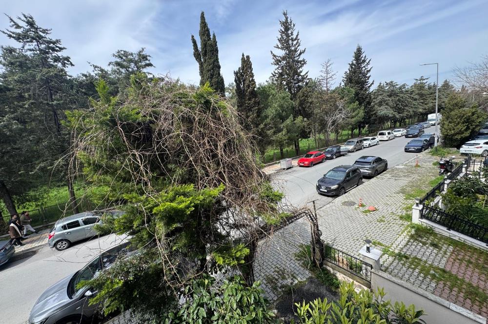 Zuhuratbaba'da Hastane Cepheli 3+1 Kapalı Otoparklı Satılık