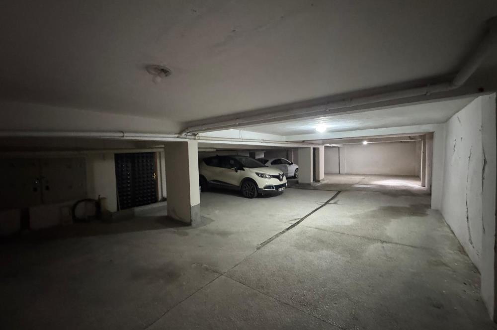 Zuhuratbaba'da Hastane Cepheli 3+1 Kapalı Otoparklı Satılık