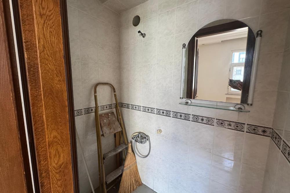 Zuhuratbaba'da Hastane Cepheli 3+1 Kapalı Otoparklı Satılık