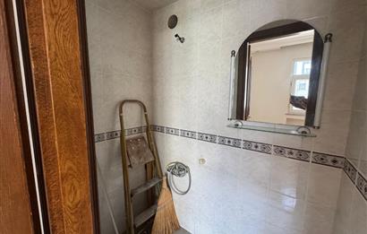 Zuhuratbaba'da Hastane Cepheli 3+1 Kapalı Otoparklı Satılık