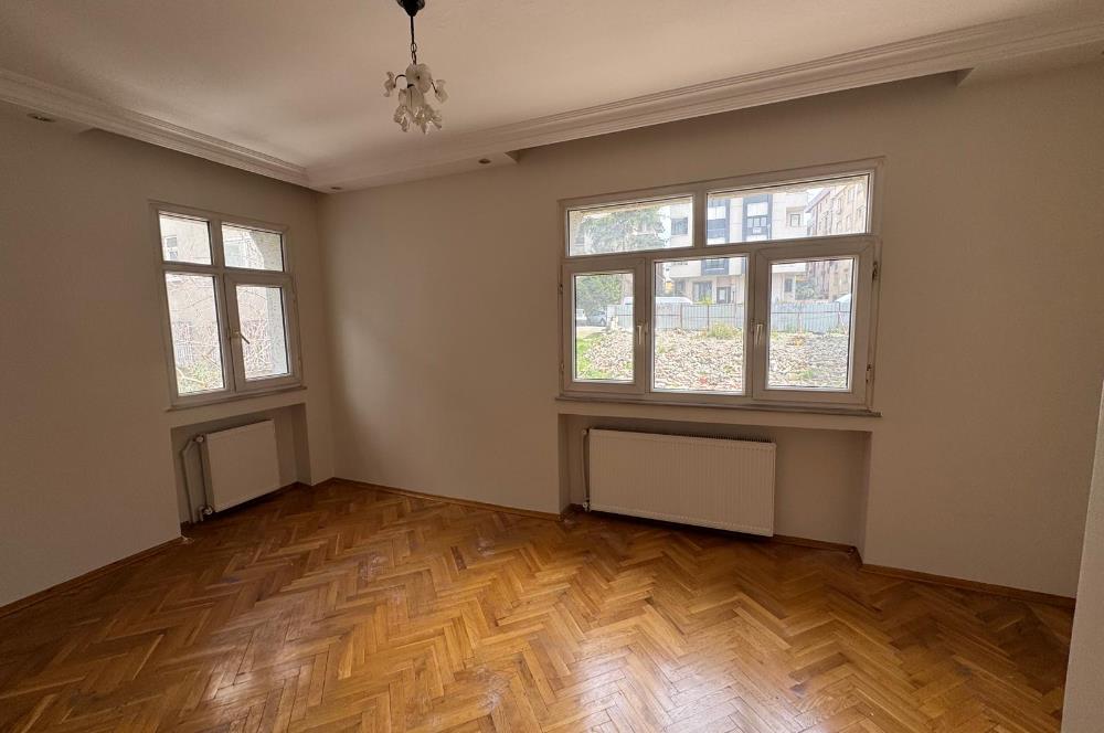 Zuhuratbaba'da Hastane Cepheli 3+1 Kapalı Otoparklı Satılık