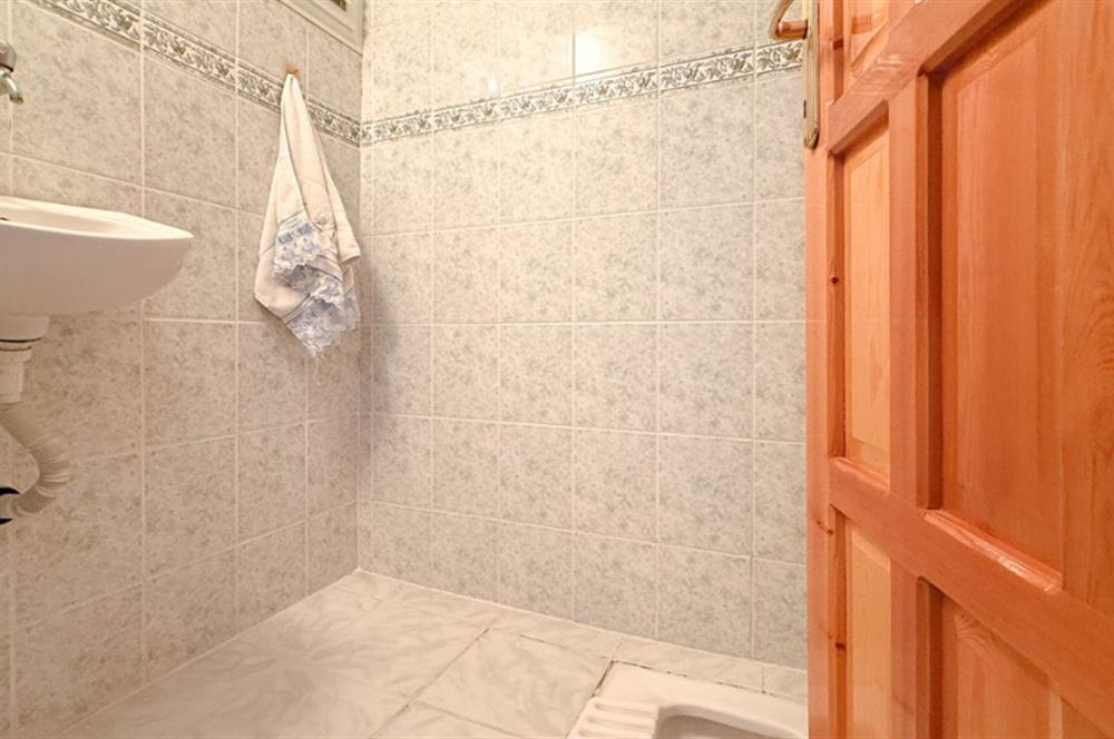 C21 BAL'DAN PAŞAALANI MH.ÇENGEL CADDE YANI 3+1 DAİRE