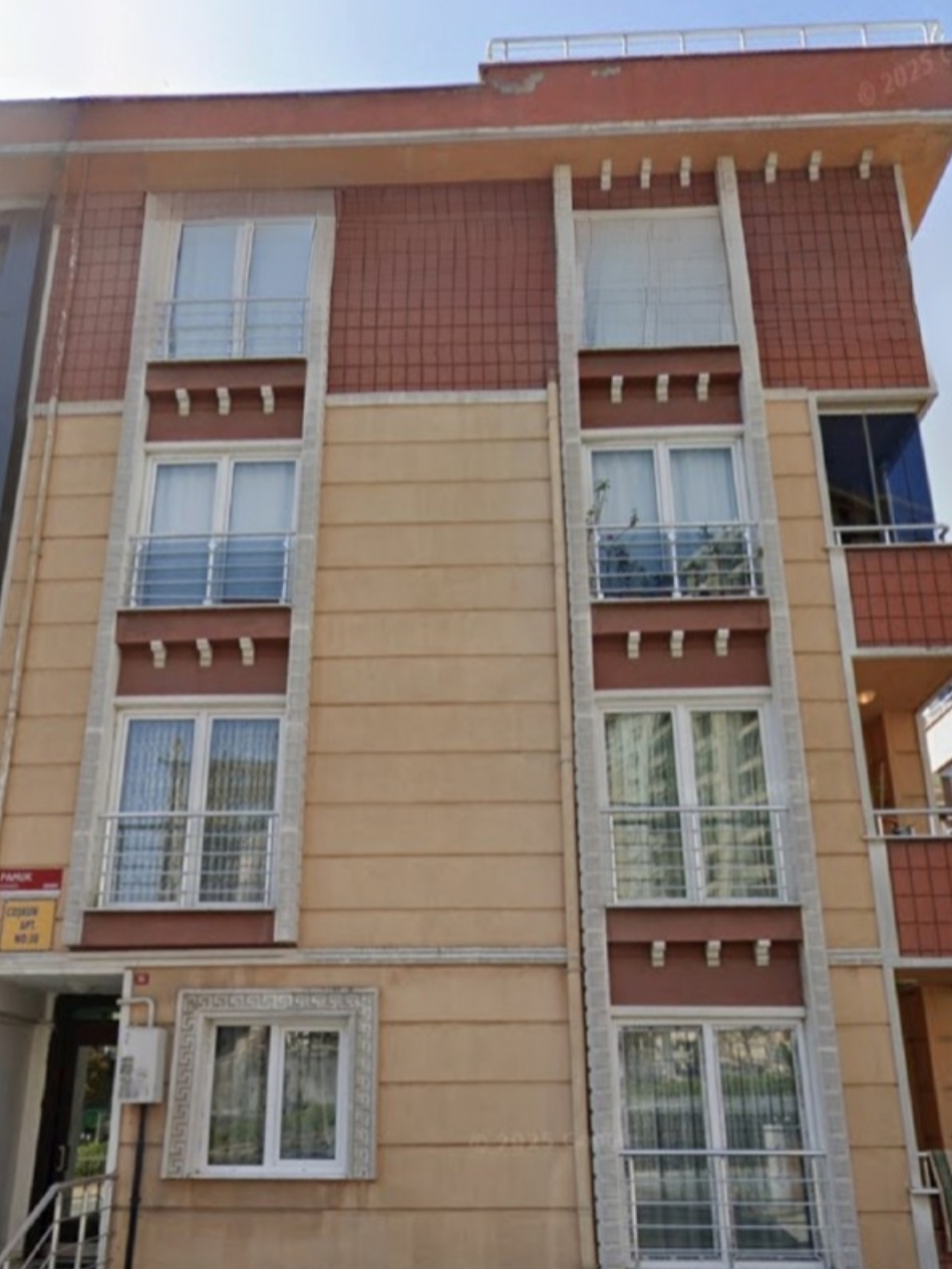 ÇAMLIK'TA İKBAL CADDESİNE YAKIN GENİŞ BAHÇE KULLANIMLI  2+1 SATILIK