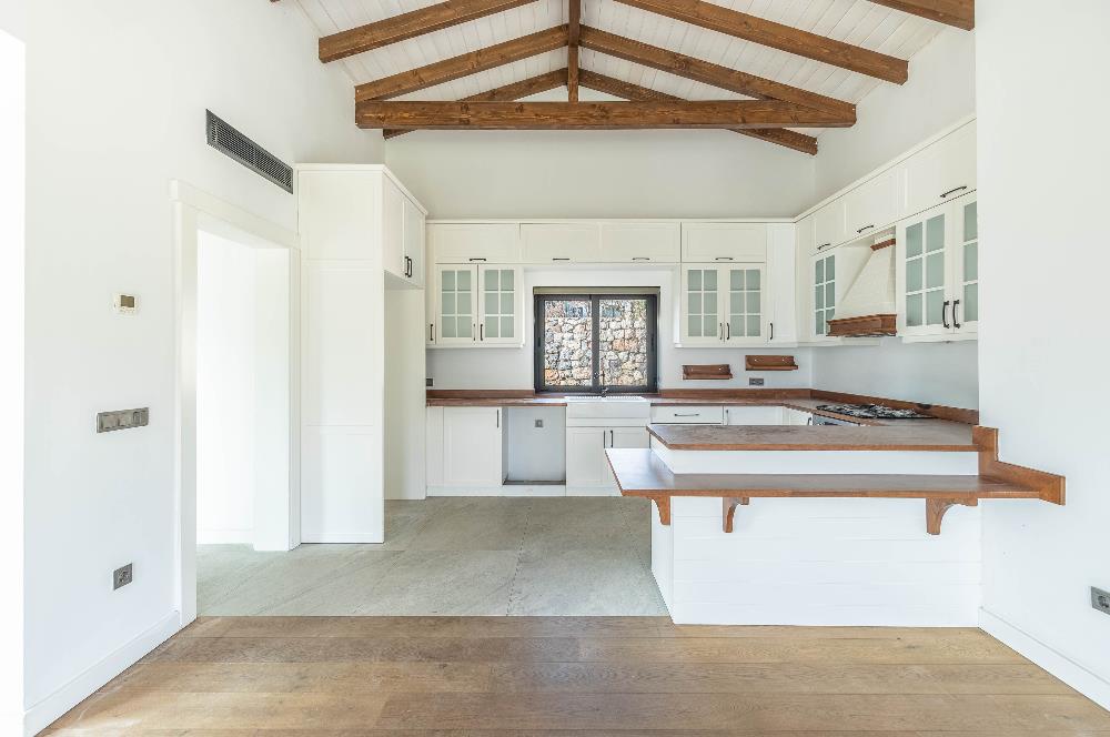 Bodrum Ortakent Merkez Tek Kat Müstakil Havuzlu Villa