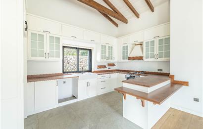 Bodrum Ortakent Merkez Tek Kat Müstakil Havuzlu Villa