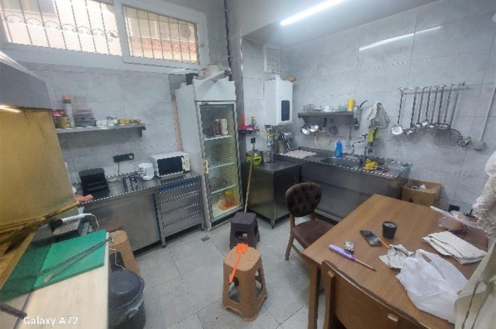 Karşıyaka Girne Caddesi Paralelinde Devren Kiralık Dükkan